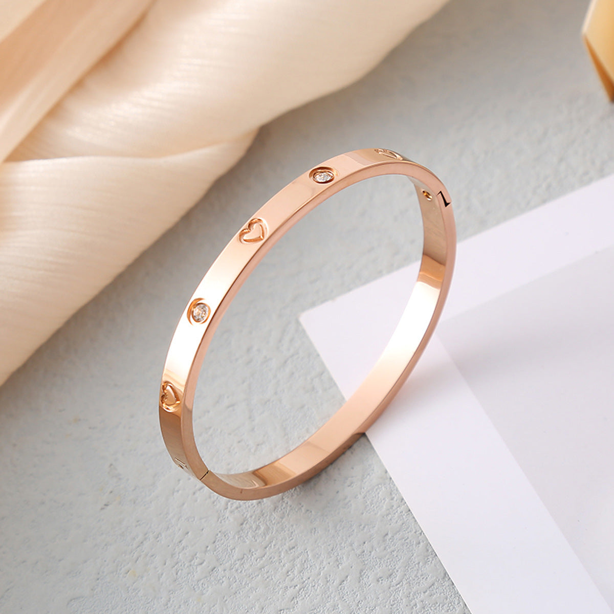 Heart-shaped Accessories Niche Buckle Diamond Stainless Steel Bracelet