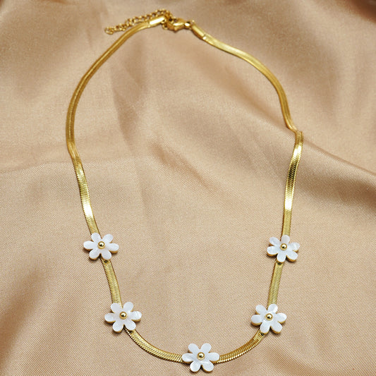 Lxalry 18K Gold Plated Bohemian Floral Necklace Stainless Steel Skin Safe Jewelry With White Blossom Charms Hypoallergenic Tarnish Free Gift For Women Wife Mom, Festive Occasions Everyday Boho