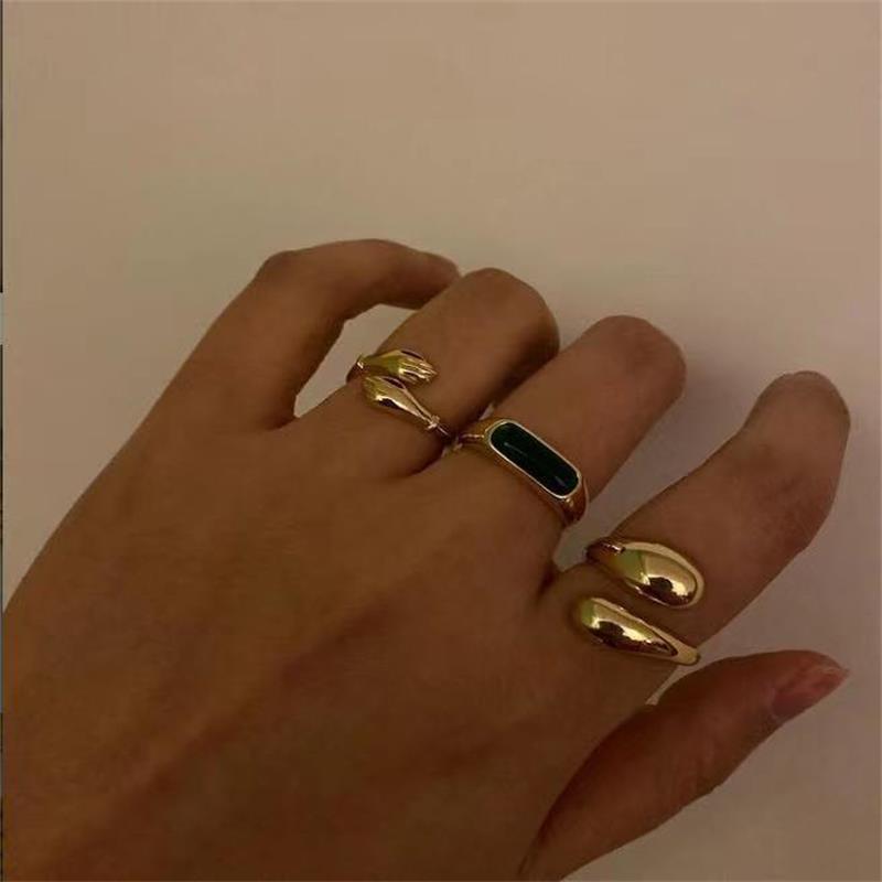 Hug Gesture Ring 18K Gold Preservation
