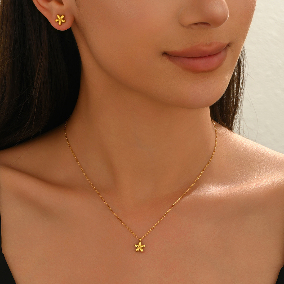 Lxalry 18K Gold Plated 5 Petal Floral Mirror Jewelry Set  Hypoallergenic Skin Safe Necklace   Stud Earrings For Daily Date Night  Never Fade Adjustable Luxury Gift