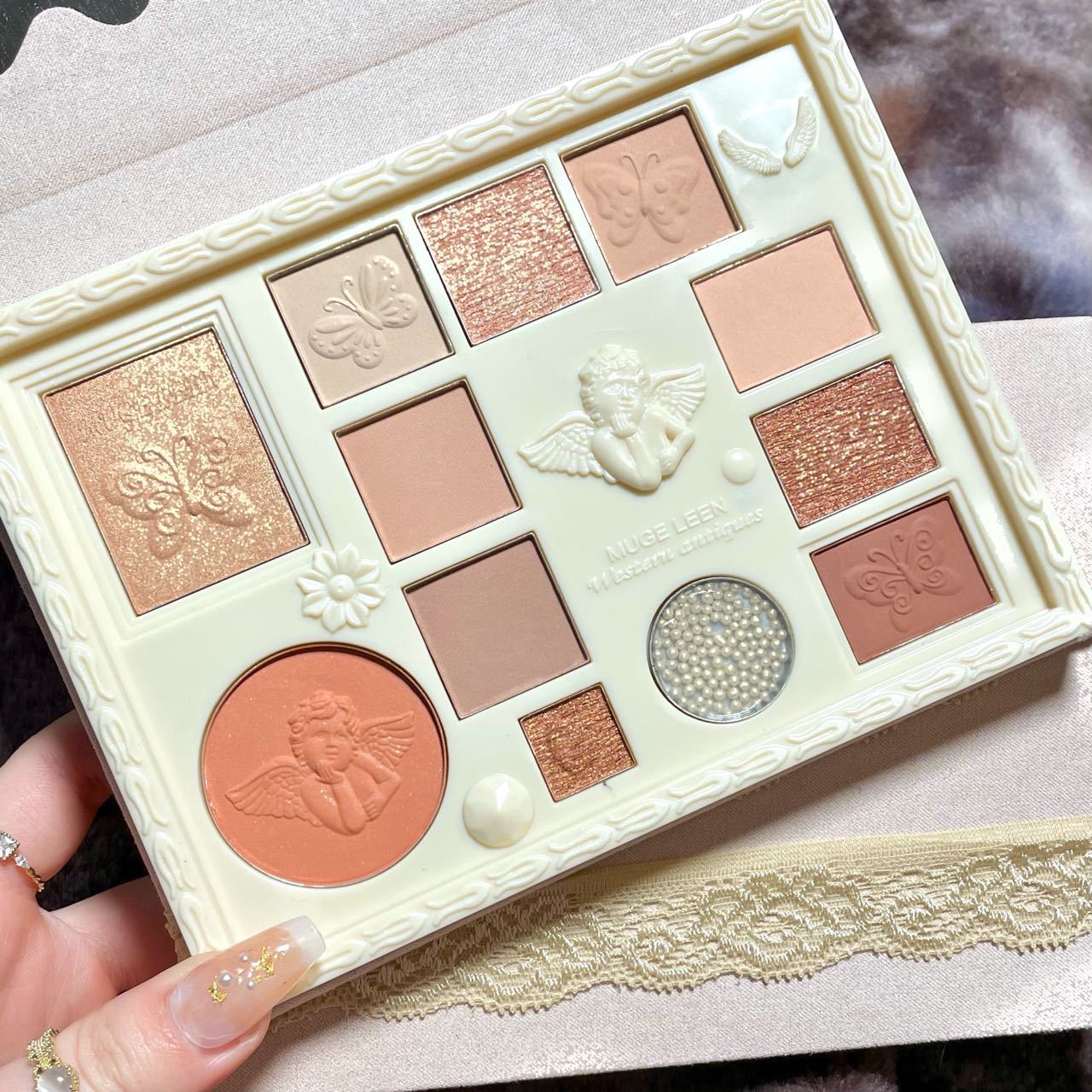 12 Colors Lace Pearly Matte Eyeshadow Palette