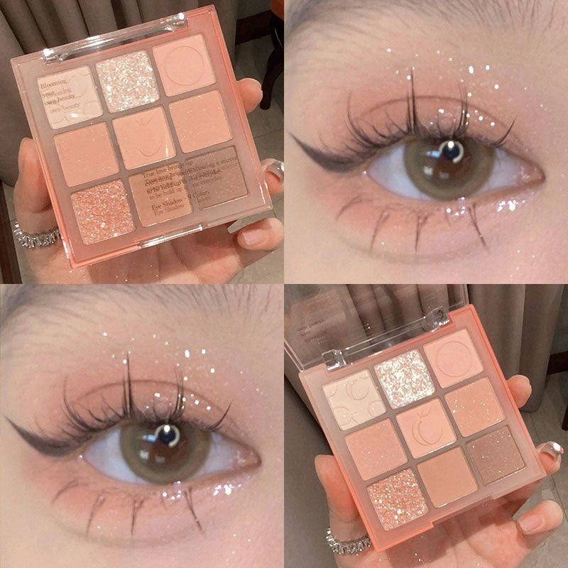 Women's Fashion Christmas Snowflake Eye Shadow Plate